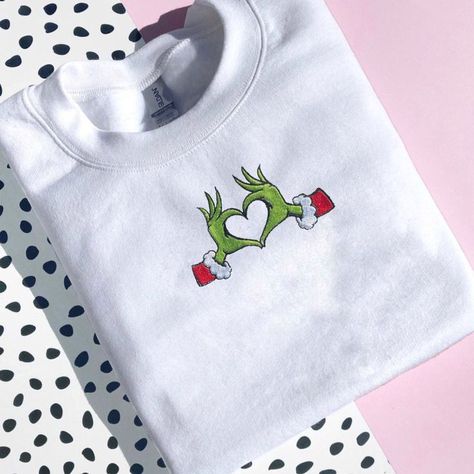 Christmas Hoodie Ideas, Christmas Jumper Ideas, The Grinch Shirt, Cute Christmas Jumpers, Christmas Sweatshirt Ideas, Grinch Sweatshirt, Jumper Ideas, Cold Sweatshirt, Calendar Advent