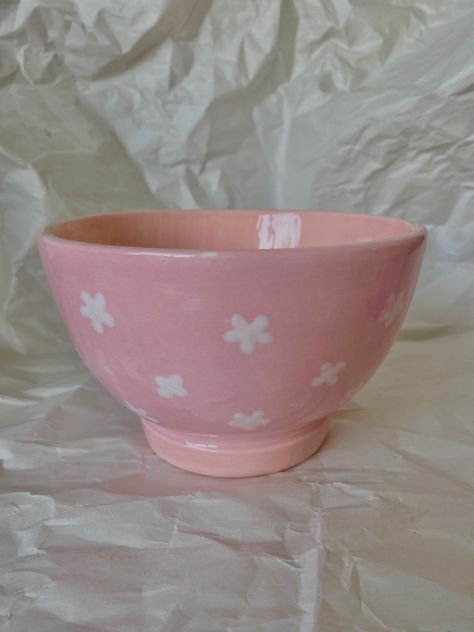 Easy Ceramic Bowl Painting Ideas, Pink Pottery Painting, Bowl Painting Ideas Aesthetic, Pottery Painting Bowl Ideas, Bowl Pottery Painting Ideas, Pottery Painting Ideas Bowls, Painting Pottery Ideas Easy, Easy Pottery Painting Ideas, Painting Ideas Pink