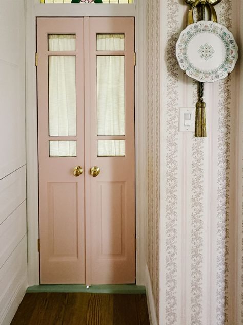 DIY French doors. How to make double doors from bifold doors or architectural salvage. Wood bathroom interior doors to save space and showcase a view Pocket Door Replacement Ideas, Bifold Door Bedroom, Small Double Doors For Bathroom, Mini Double Doors, Bathroom Door For Small Bathroom, Small Bifold Doors, Double Doors Bathroom, Different Colored Doors Interior, English Doors Entrance