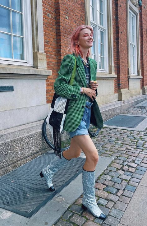 Funky Blazer Outfit, Fun Blazer Outfit, Blazer Outfit, Street Snap, Street Style Trends, Style Trends, Blazer Outfits, Insta Fits, Style Board