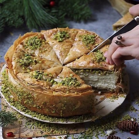 Baklava Cheesecake Recipe, Cheesecake Mixture, Phyllo Dough Recipes, Cheesecake Ingredients, Baklava Cheesecake, Pistachio Baklava, Raw Pistachios, Baked Alaska, Phyllo Dough