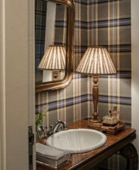 Scottish Interiors, Wc Decoration, Deco Nature, Boys Bathroom, English Country House, Beautiful Bathrooms, House Inspo, Bathroom Makeover, Bathroom Inspiration