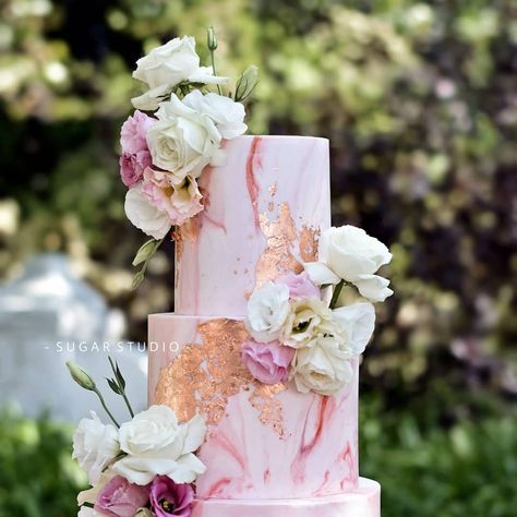 Pink Marble Cake, Hand Painted Wedding Cake, Painted Wedding Cake, Mirror Cake, Marble Pink, Marble Cake, Cake Trends, Starry Eyed