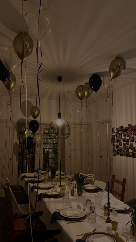 Private Birthday Dinner Party, Apartment Birthday Party, Apartment Dinner Party, 18th Birthday Dinner, Apartment Party, Glam Birthday, 18th Bday, Apartment Chic, 29th Birthday