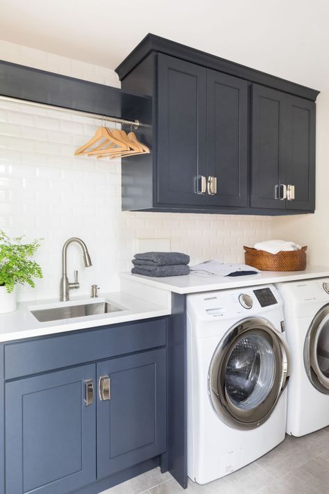 Black Herringbone Floor, Laundry Room Countertop, Blue Laundry Rooms, Laundry Room Ideas Small Space, Coastal Decorating Living Room, Laundry Room Layouts, Small Apartment Interior, Laundry Room Renovation, Laundry Room Shelves