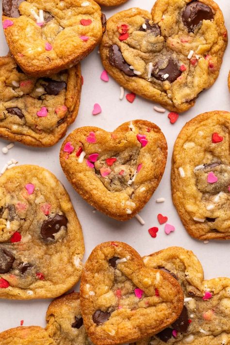 Heart Shaped Chocolate Chip Cookies, Shaped Chocolate Chip Cookies, Valentines Day Snacks, Valentines Day Food Ideas, Valentine Snacks, Drop Cookie Recipes, Pink Dessert, Pink Sprinkles, Valentines Snacks