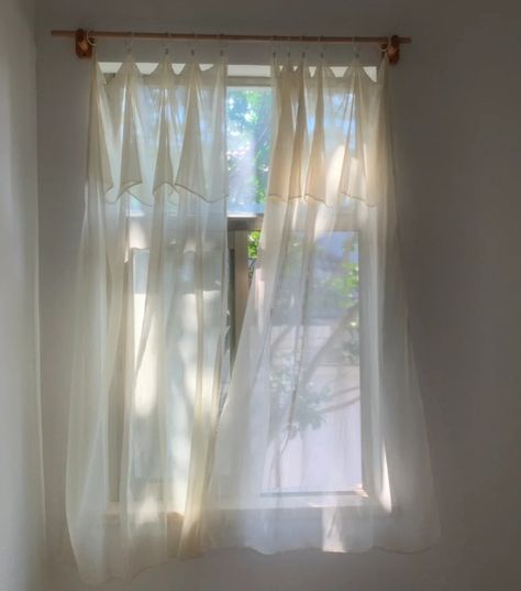 White Curtain Aesthetic, White Curtains Aesthetic, Curtains Bedroom Aesthetic, Shoujo Girl, Japan Aesthetic, Future Apartment, White Curtains, White Aesthetic, Room Makeover