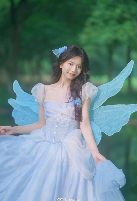 Dream Daughter, Debut Theme, Cloth Ideas, Debut Photoshoot, Best Romantic Song Lyrics, Pinterest Keywords, Photography Posing Guide, Princess Cinderella, Posing Guide