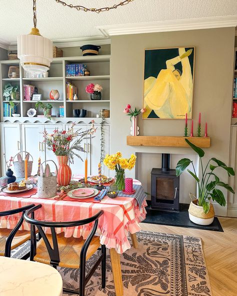 Happy Bank Holiday everyone! Remember if it’s grey and wet outside, bring the colour and joy inside 🙌 Colour is always a good decision ☺️ If you’re celebrating, have a wonderful Easter 💛 #eastertablescape #easterstyling #colourfulhome #colourfulhomevibe #colourfultablescape #tablescapestyling #joyfulinteriors #colourfulinteriors Vintage Eclectic Home, Vintage Eclectic, Eclectic Home, Love Home, Bank Holiday, Diy Hacks, The Colour, Future House, House Colors