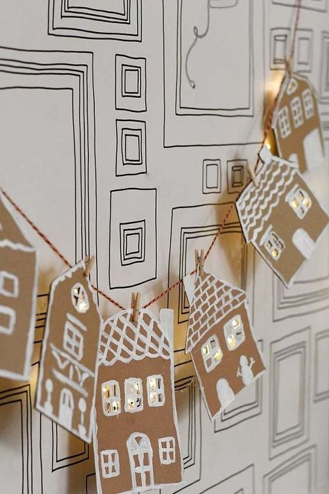 Everyone seems to be doing most of their Christmas shopping on Amazon! I decided to reuse some of the Amazon boxes for a fun festive Gingerbread Garland! Cardboard Gingerbread, Gingerbread Garland, Amazon Boxes, Garland Diy, Eco Friendly Christmas, Diy Garland, Gingerbread Houses, Noel Christmas, Christmas Gingerbread