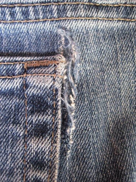 Detailed diy for repairing jeans that tend to rip by the back pocket... Jean Repair, Clothes Repair, How To Patch Jeans, Recipe For Happiness, Thrifted Clothes, Repair Jeans, Denim Repair, Mending Clothes, Sewing Jeans