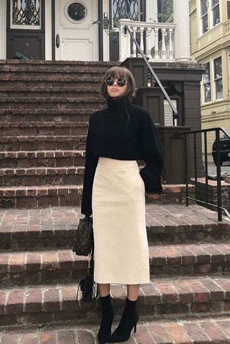 [CommissionsEarned] 11 Must Have Midi Pencil Skirt Outfit Guides To Learn More Immediately #midipencilskirtoutfit Midi Pencil Skirt Outfit, Wool Skirt Outfit, Midi Skirt Outfit Winter, Pencil Skirt Outfits Casual, Outfit Recommendations, Pencil Skirt Outfit, Long Skirt Winter, Skirt Outfit Fall, Maxi Pencil Skirt