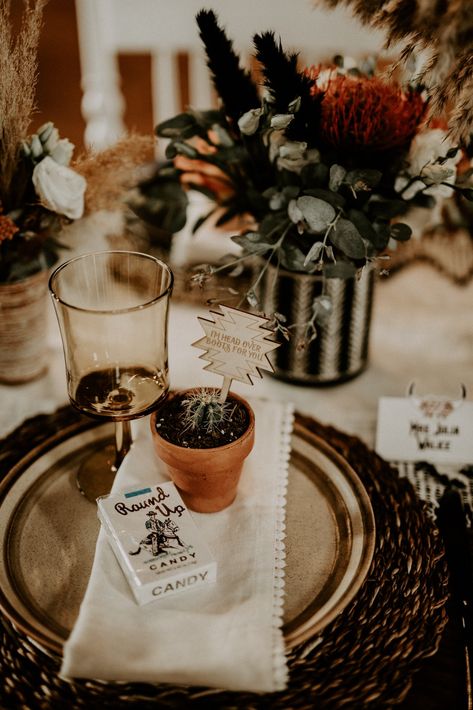 WESTERN BOHO STYLED WEDDING SHOOT WITH MODERN TOUCHES | MADISON, WISCONSIN WEDDING INSPIRATION | Madison Wedding Inspiration Southwestern Wedding Decor, Western Wedding Decorations, Southwestern Wedding, Country Western Wedding, Fall Wedding Ceremony, Madison Wedding, Styled Wedding Shoot, Cowboy Wedding, Boho Style Wedding