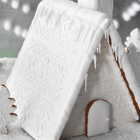 Gingerbread Chalet, Flood Icing, Gingerbread House Template, How To Make Icing, House Template, Edible Glue, Piping Icing, Cut Out Cookies, Classic Holiday