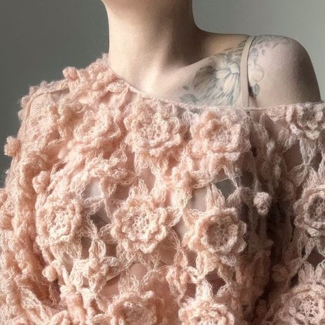 Estambre Ideas, Only 2 Days Left, 2 Days Left, Flower Sweater, Diy Birthday Gifts For Friends, Crochet Rose, Crochet Blouse, Days Left, Irish Crochet