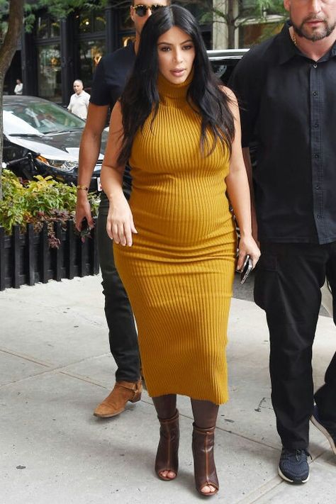 Curvy Pregnancy Fashion, Kardashian Girls, Kim Kardashian Pregnant, Celebrity Maternity Style, Cute Maternity Dresses, Outfit Choices, Preggo Fashion, Pregnant Celebrities, Style Rules