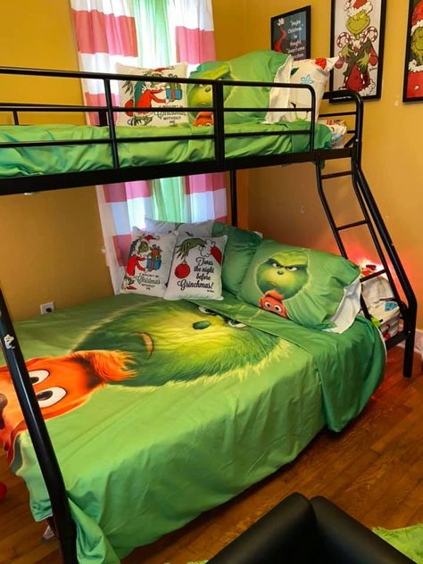 Grinch Bedroom Grinch Bedroom, Bunk Bed Decor, Future Apartment Decor, Apartment Bedroom Decor, Girly Room, Fancy Houses, Kids Bunk Beds, Boys Bedrooms, Kids Bedroom Decor