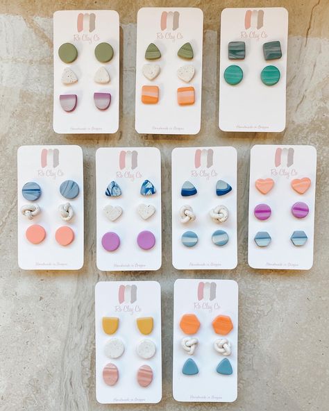 Homemade Clay Earrings Studs, Baking Clay Earrings, Simple Polymer Clay Earrings Studs, Stud Earrings Clay, Clay Earrings Inspiration, Clay Studs Earrings, Polymer Clay Studs Earrings, Polymer Clay Earrings For Beginners, Polymer Clay Earring Studs