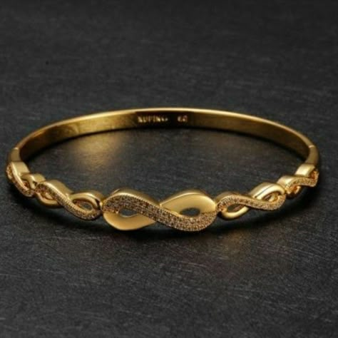 Single Bracelet Gold Women, Single Gold Bangles For Women, Gold Baliyan Design, Single Bangle Designs Gold Latest, Single Kada Designs Gold For Women, Single Gold Bangle Designs, Ladies Kada Gold, Single Bangle Designs Gold, Single Gold Bangle