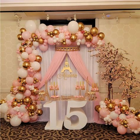 Peach Quinceanera Decorations, Quince Balloon Backdrop, Decoraciones De Quinceanera Ideas, Pink And Gold Debut Theme, Quince Balloon Decorations Pink, Quince Decorations Pink, Soft Pink Gold Balloon Garland Flowers India, Sweet 16 Party Planning, 80th Birthday Party Decorations