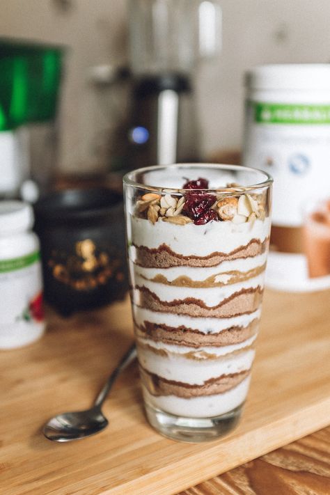 Herbalife Christmas, Herbalife Protein, Soft Summer Palette, Herbalife Shake Recipes, Protein Bowls, Herbalife Recipes, Herbalife Shake, Protein Bar, Herbalife Nutrition