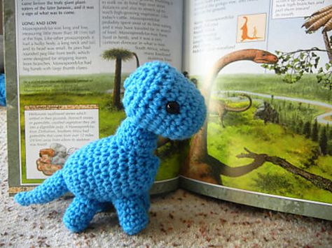 10 Libre Crochet Patrones de dinosaurio en una colección en Moogly! Barney The Dinosaur, Dinosaur Crochet, Crochet Dinosaur Patterns, Crochet Toys Free, Crochet Dinosaur, Crochet Baby Toys, Dinosaur Pattern, Crochet Animal Patterns, Crochet Bunny