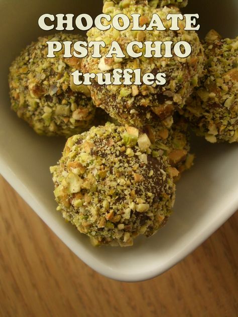 Pistachio Truffles Recipe, Pistachio Truffles, Toasted Pistachios, Sweet Truffles, Italian Truffles, Truffle Recipes, Chocolate Bar Recipe, Homemade Truffles, Pistachio Recipes