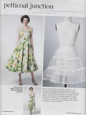 In the 50's, the yardage of your petticoat determined your fashion currency.  My older sister had a 75 foot, but I only had a 50 foot petticoat. 1950 Dress, Patron Vintage, Robes Vintage, Vogue Patterns, Sewing Skirts, Beautiful Skirts, Mode Vintage, Sewing Techniques, Sewing Clothes