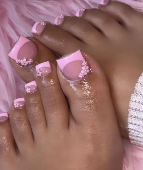 Y2k Toenail Designs, Valentine’s Day Acrylic Toes, French Toes With Rhinestones, French Tip Toes With Rhinestones, Pink Pedicure Designs, Toe Nail Designs French Tip, French Tip Toes With Design, Trendy Toe Nails, Acrylic Toes Ideas