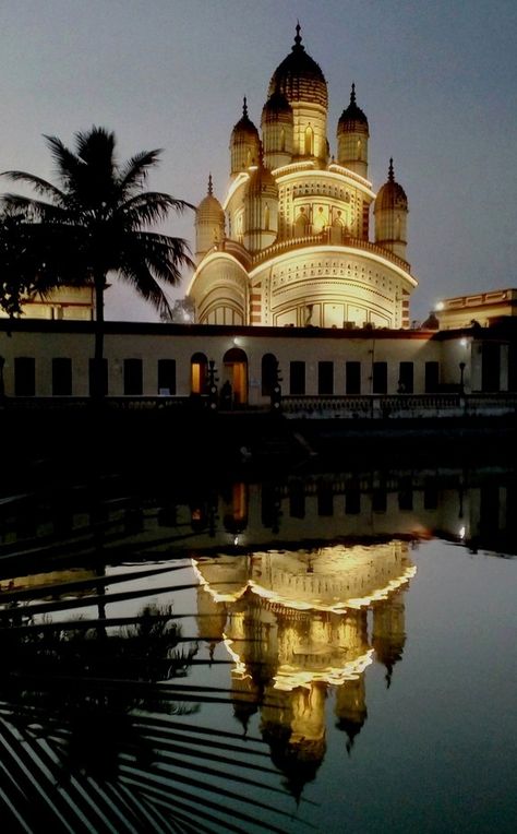 Dakhineshwar Kali Maa Photo, Kali Temple, Android Wallpaper Black, Maa Kali, Broken Screen Wallpaper, Sanatana Dharma, Wallpaper Photo Gallery, Broken Screen, Night Moon