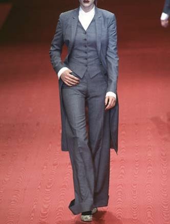 90s Catwalk, Woman In Suit, Runway Fashion Couture, Runway Outfits, Mob Wife, Woman Suit Fashion, Mode Inspo, Fancy Outfits, Suit Fashion