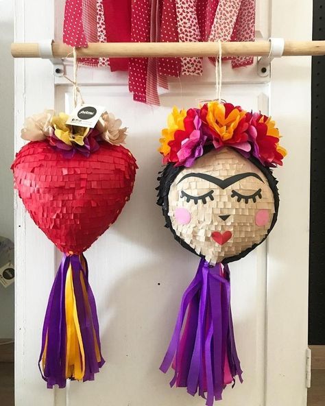 Mexican Piñatas, Frida Kahlo Birthday, Pinata Ideas, Mexican Pinata, Mexican Restaurant Design, Mexican Theme Party Decorations, Piñata Ideas, Mexican Birthday, 32 Birthday