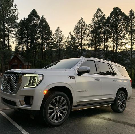 Mom Suv, Mom Cars, White Yukon Denali Blacked Out, White Gmc Yukon, 2021 Yukon Denali, Bmw New Cars, White Gmc Yukon Denali With Black Rims, Gmc Suv Yukon Denali, White Suv