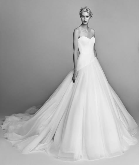 Drop Waist Wedding Dress Ball Gown, Drop Waist Wedding Dress, Viktor And Rolf, Strapless Ball Gown, Bridal Room, Voluminous Skirt, Classy Wedding Dress, Tulle Ball Gown, Princess Wedding Dress