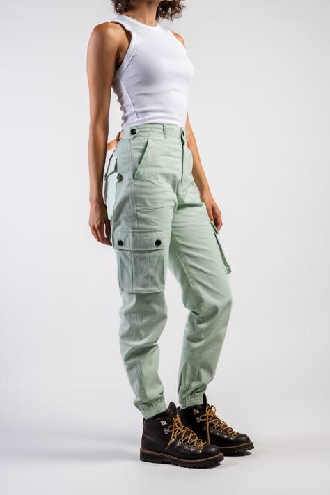 Cargo Pants Outfit Hiking, Hiking Cargo Pants, Hiking Clothing, Womens Hiking Outfits, Midweight Hiking Cargo Pants With Side Pockets, Sporty Full-length Outdoor Cargo Pants, Outdoor Wide-leg Bottoms With Cargo Pockets, Outdoor Wide-leg Cotton Cargo Pants, Full-length Cargo Pants With Hip Pockets For Hiking