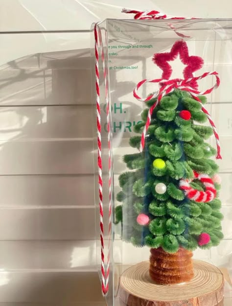 Christmas Tree Pipe Cleaner, Pipe Cleaner Christmas Tree, Pipe Cleaner Christmas, Diy Bouquet Wrap, Flower Bouquet Diy, Diy Pipe, Diy Gift Set, Pipe Cleaner Crafts, Flower Gift Ideas