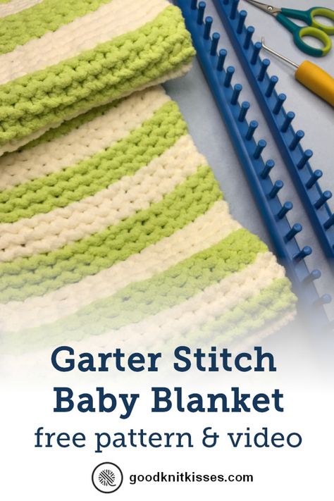 Loom knit this cuddly garter stripe baby blanket with the free pattern and tutorial. (based on the In A Wink Baby Blanket knitting pattern) http://www.goodknitkisses.com/garter-stitch-baby-blanket/ #goodknitkisses #loomknit #loomknitting #loomknitblanket #knitbabyblanket #garterstitch #easyknit #howtoloomknit #freeknitpattern #videotuorial Loom Knitting Blanket, Loom Blanket, Tricotin Long, Loom Knitting For Beginners, Loom Knitting Tutorial, Loom Knitting Stitches, Loom Crochet, Round Loom, Knifty Knitter