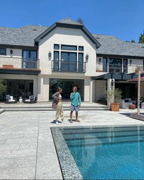 Justin Bieber House, Justin Bieber And Hailey Baldwin, House In Beverly Hills, Hailey Baldwin News, Home Pics, Justin Bieber Photoshoot, Justin Bieber And Hailey, Beverly Park, Justin And Hailey