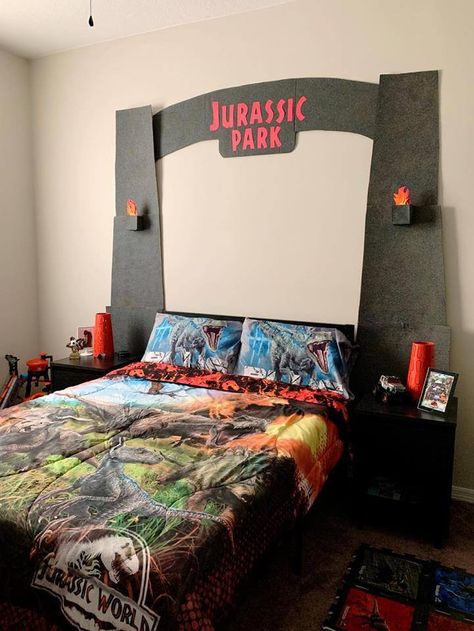 At Home Imagineering: Jurassic Park Bedroom Jurassic Park Themed Bedroom, Jurassic Park Bedroom, Jurassic Bedroom, Dinosaur Theme Bedroom, Dinosaur Boys Room, Dino Room, Dinosaur Kids Room, Dinosaur Room Decor, Dinosaur Bedroom