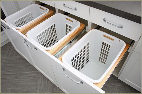 Laundry hamper cabinet