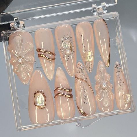 Lily Nails, Almond Press On Nails, Photo Shape, Long Almond, Holiday Nail, Nail Art Set, Holiday Nail Art, Hello Lovely, Luxury Nails