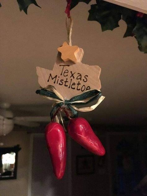 Texas Christmas Decor, Western Christmas Party, Texas Christmas Tree, Western Christmas Decorations, Texas Christmas Ornaments, Christmas Party Centerpieces, Texas Crafts, Wooden Ideas, Texas Christmas