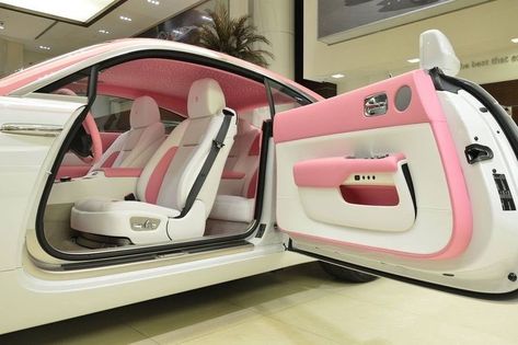 White Rolls Royce, Royce Car, Pink Car Accessories, Girly Car Accessories, Car Organization, Luxury Car Interior, Girly Car, Cool Car, Lux Cars