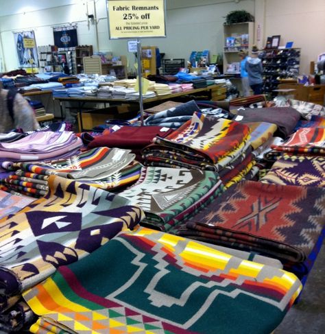 Pendleton Fabric, Navajo Pattern, Pendleton Blanket, Ranch Decor, Vintage Blog, Pendleton Woolen Mills, Southwest Decor, Pendleton Wool, Fashion Victim