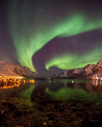 Hermosos paisajes naturales Aurora boreal Fotografias reales del mundo #naturaleza #paisajes #fondos Northern Lights Photography, Panorama Photography, Northern Lights Norway, Fantasy Island, See The Northern Lights, Work Harder, The Aurora, Photography Pictures, Aurora Borealis