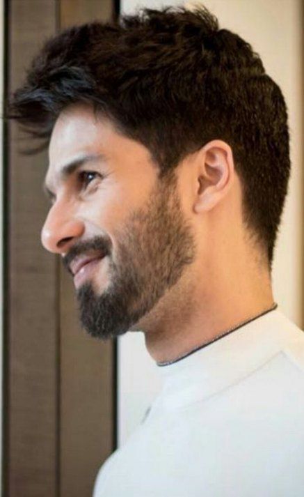 Shahid Kapoor Hairstyle Short, Shahid Kapoor Beard, Indian Mens Hairstyles With Beard, Short Hairstyles For Men With Beards, Shahid Kapoor Hairstyle, Indian Hairstyles Men, Beard Styles Shape, Short Hair With Beard, Zayn Malik Hairstyle