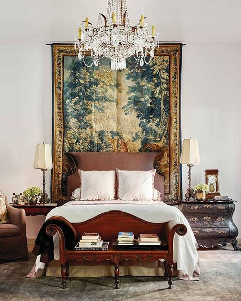 Eye For Design: Decorating With Verdure Tapestries Veranda Magazine, Antique Bedroom, French Country Bedrooms, Bad Inspiration, Accent Wall Bedroom, Atlanta Homes, Country Bedroom, Bad Design, Southern Home