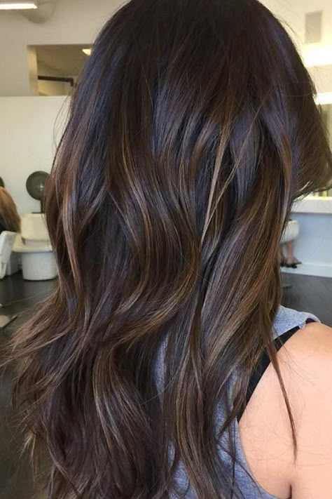 Subtle brunette balayage Summer Brown Hair, Ombre Dark, Brown Hair Shades, Brunette Balayage, Brunette Balayage Hair, Subtle Highlights, Hair Ombre, Ombré Hair, Trendy Hair Color