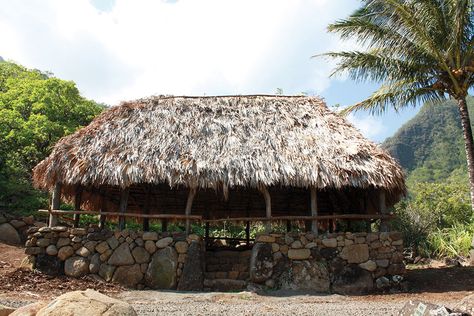 Indigenous Architecture, Hawaiian House, Social Structure, Canoe Fishing, Hawaiian Homes, Community Living, Hawaiian Culture, Open Window, Lifestyle Design