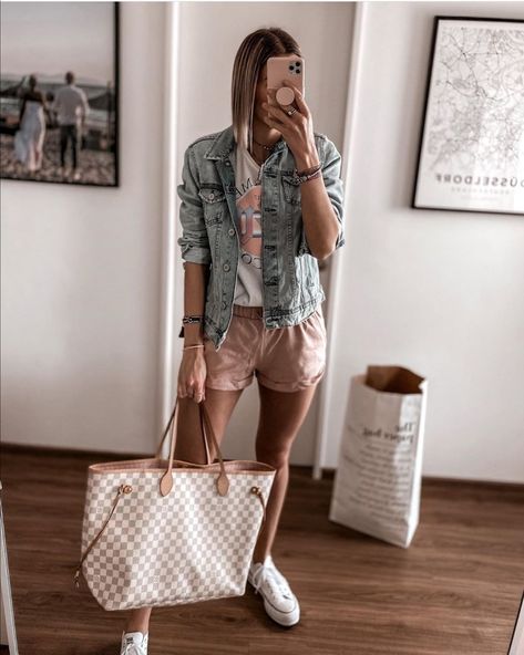 Lv Neverfull Mm Outfit, Neverfull Mm Outfit, Louis Vuitton Neverfull Outfit, Louis Vuitton Speedy Damier, Spring Ahead, Lv Neverfull Mm, Black Long Sleeve Mini Dress, Lv Neverfull, Dream Bags